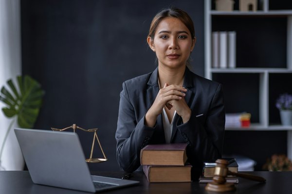 Obtenez l'aide d'un avocat en licenciement à Versailles